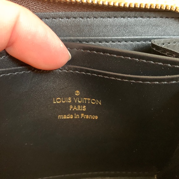 👛Louis Vuitton Giant Collection Zippy Coin 👛 - Picture 6 of 7